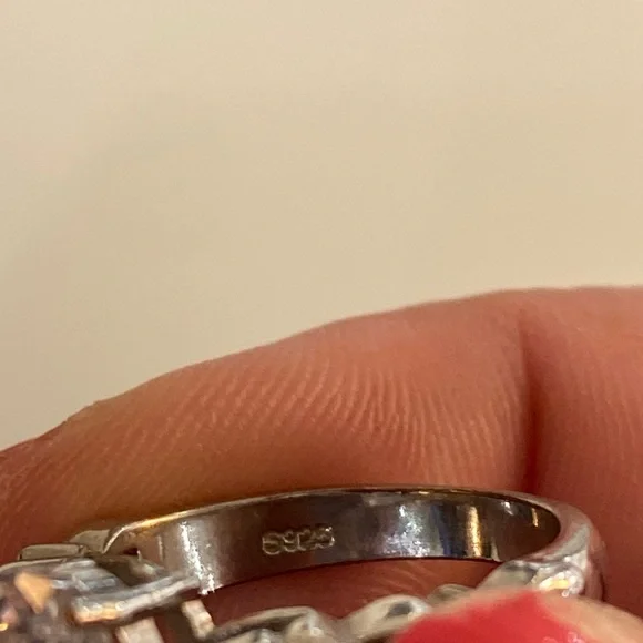 Sterling Silver Ring with Clear Gemstone - Picture 7 of 9